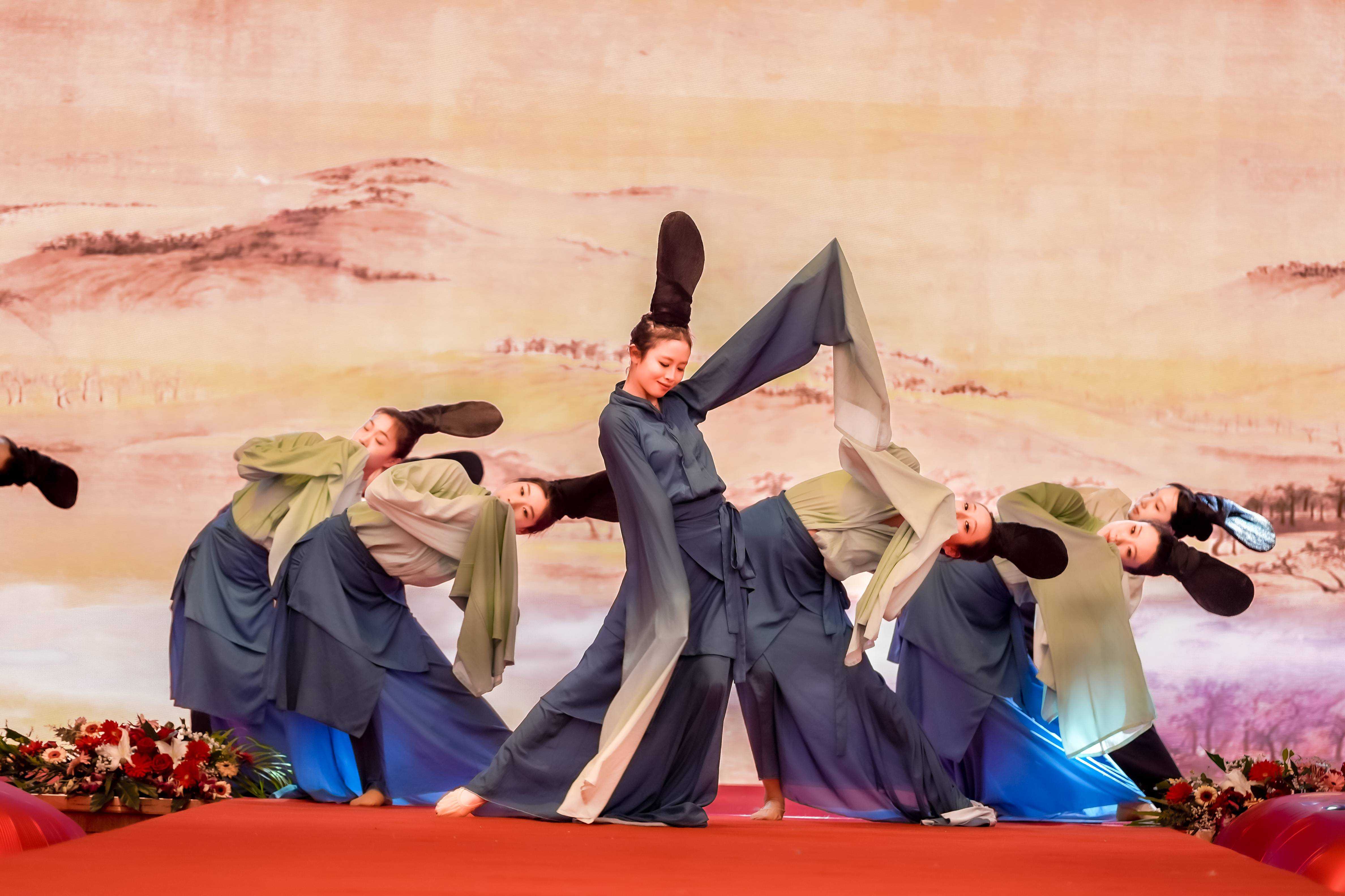 QIAN (4).jpg